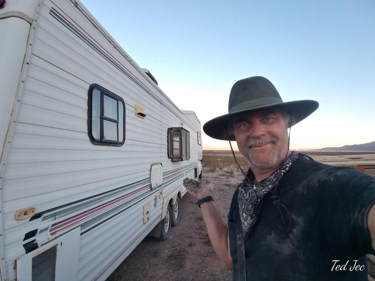 Camping At Desert Gardens Oasis At Lobo, Texas Van Horn Exterior photo